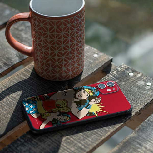 DC Comics Wonder Woman Vintage Action pose iPhone 11 Skin